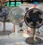 Jy Super JY-2218 Professional Rechargeable Portable Mini Table Fan Strong Wind Left to Right Oscillating Angle 45 Degrees - AC/DC